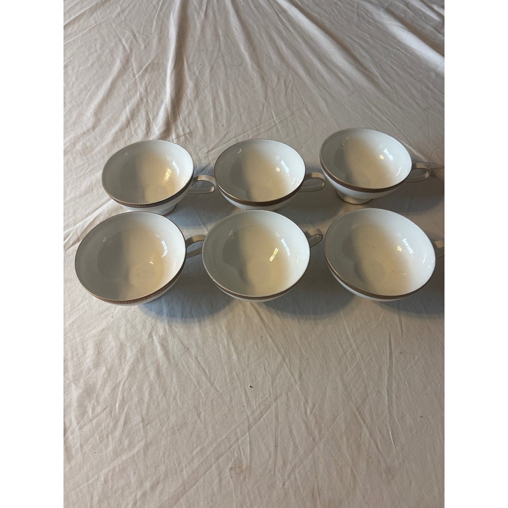 Treasure Chest Germany Tea Cups Set of 6 White Gold Greek Key good Condition